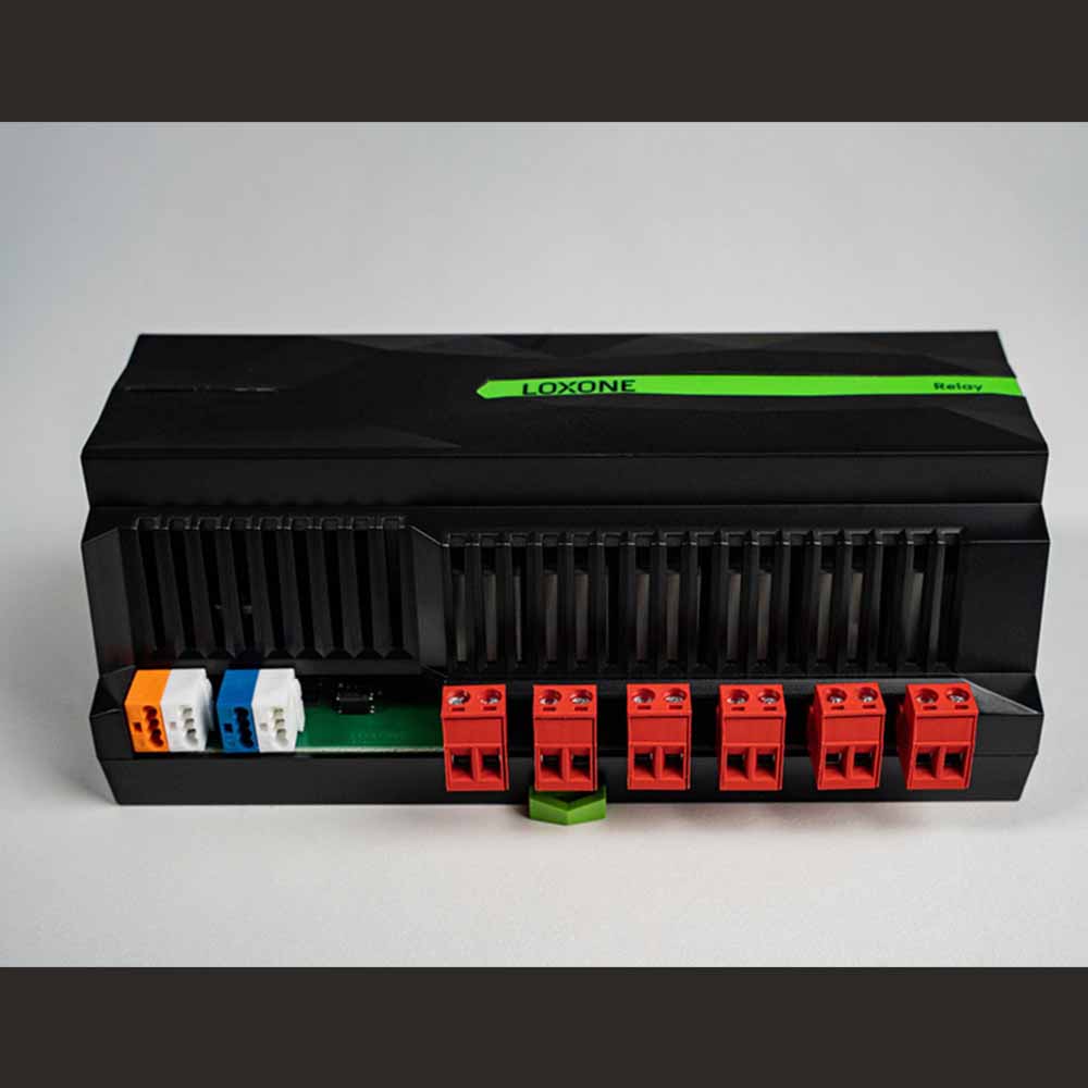 Vorderseite der Loxone Extension in Schwarz für Energiemanagement